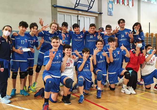 Asd volley Novara gruppo festante