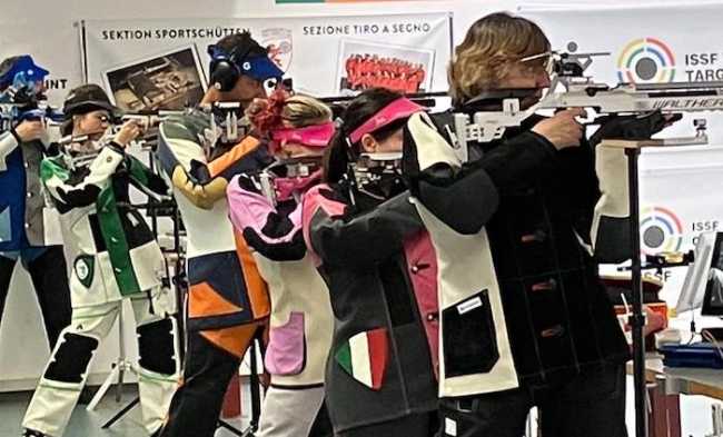 la prima a destra Lucia Pirazzi in gara