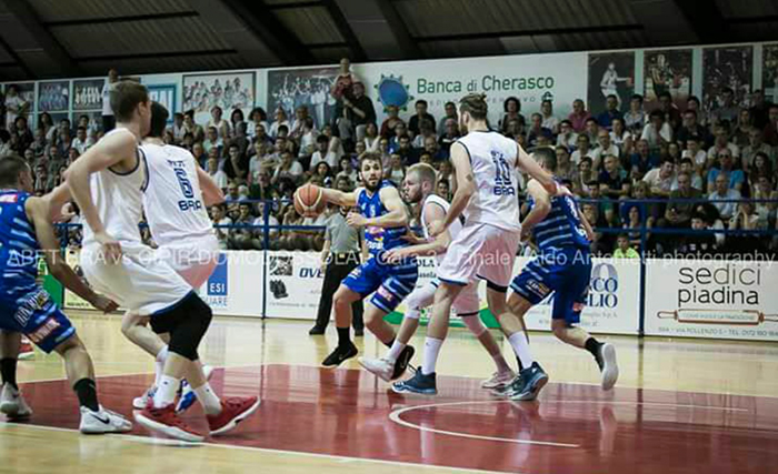 E' serie B! Apoteosi Vinavil Cipir, che vince a Bra per 77-81