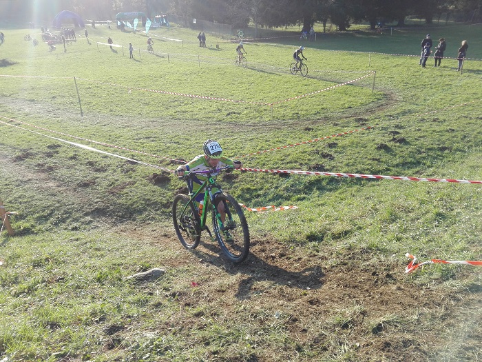 Un centinaio i partecipanti al Ciclocross Lago d'Orta di Miasino