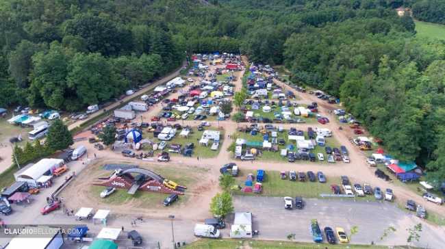 Jeepers Meeting visto da alto