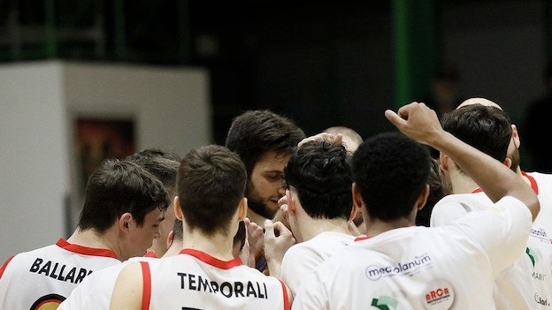 oleggio magic basket gruppo incitamento