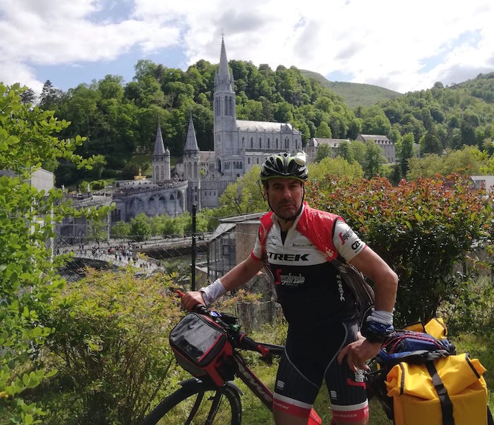 Antonio Besozzi racconta il suo viaggio in bici a Santiago De Compostela 