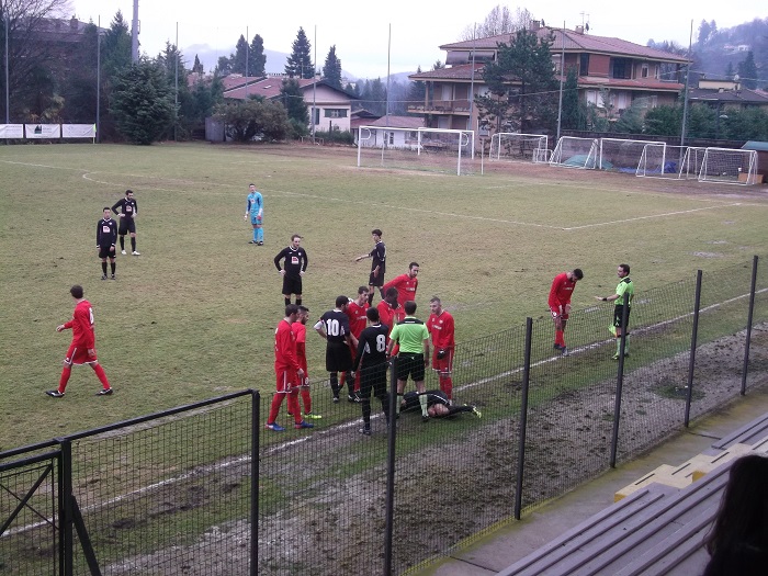 Lo Stresa cade ma resta primo, perde ancora il Verbania